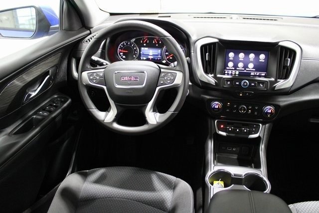 Used 2024 GMC Terrain SLE w/ Driver Convenience Package image 15