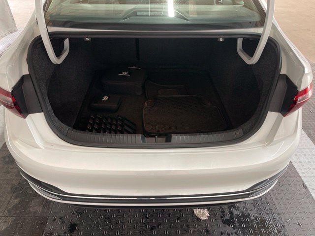 Certified 2023 Volkswagen Jetta SEL FWD image 9