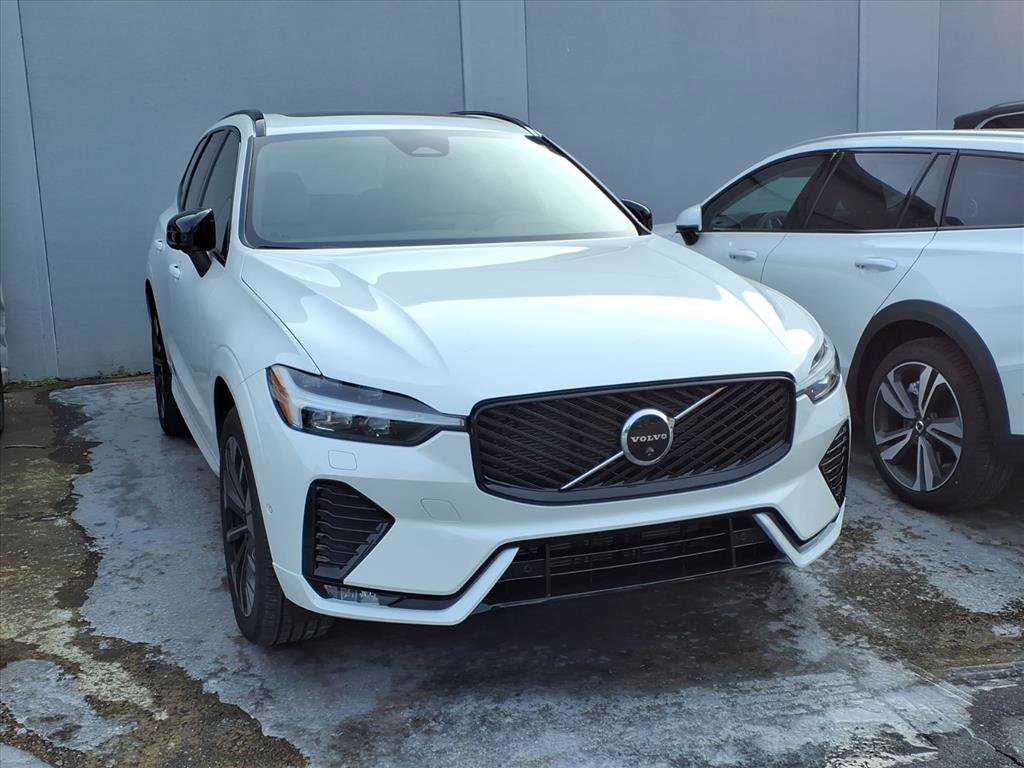 New 2026 Volvo XC60 B5 Plus w/ Protection Package Premier image 2