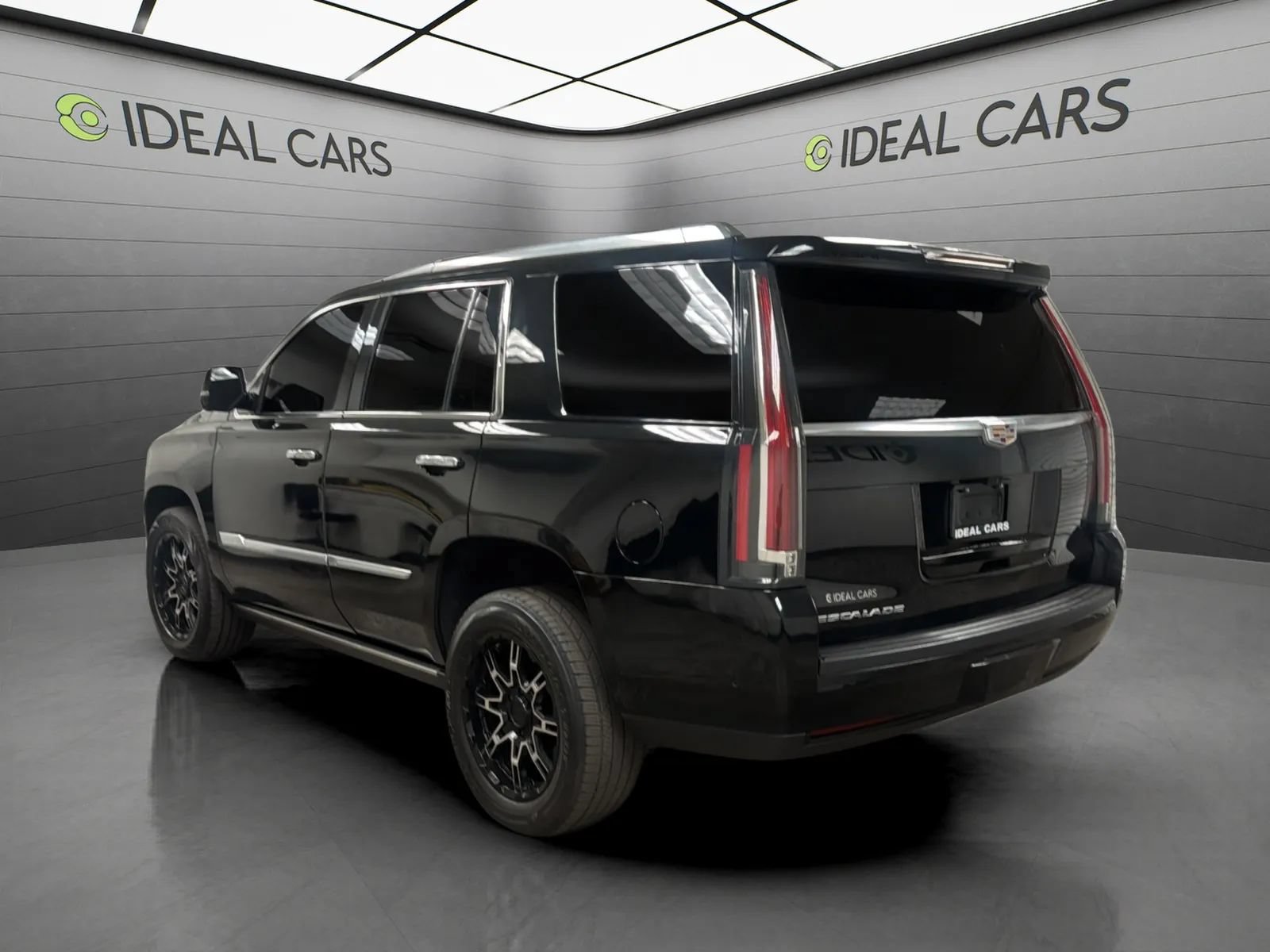 Used 2019 Cadillac Escalade Platinum RWD image 7