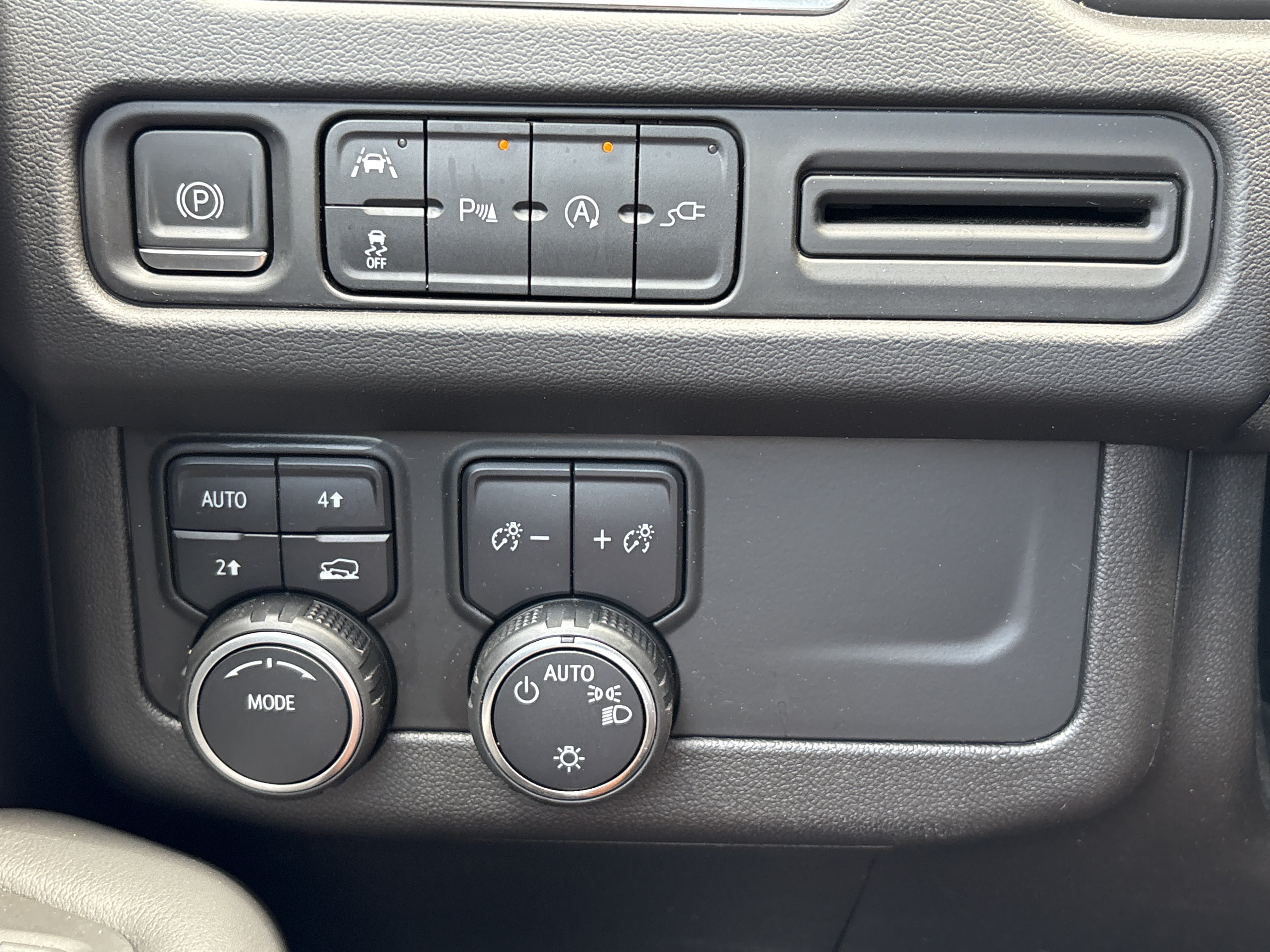 Used 2022 Chevrolet Tahoe LT AWD/4WD image 32