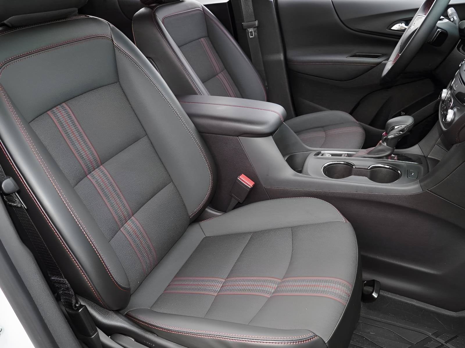 Used 2024 Chevrolet Equinox RS w/ LPO, Floor Liner Package FWD image 18