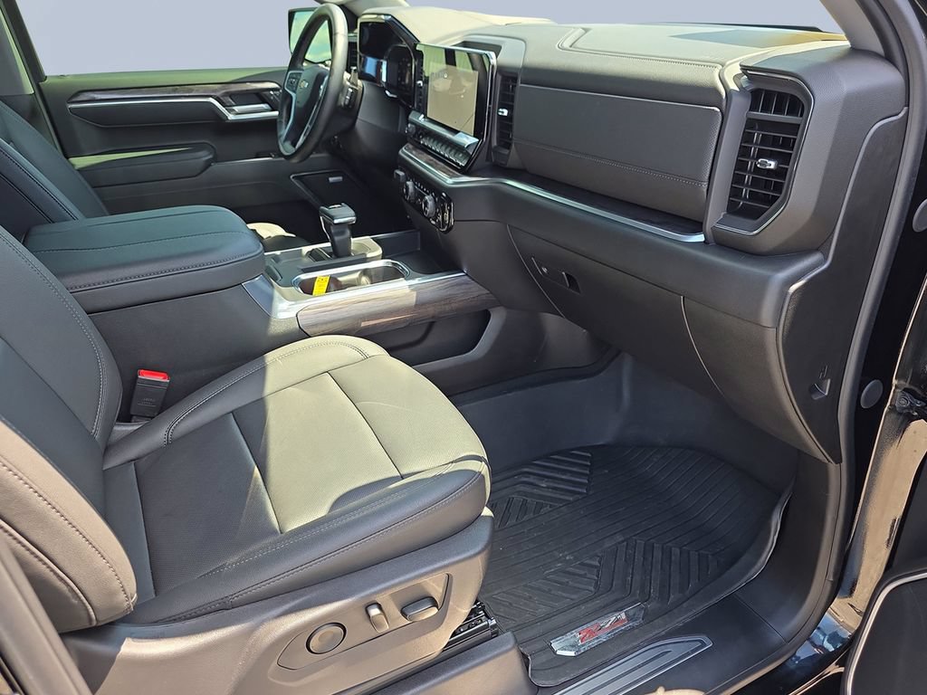 Used 2026 Chevrolet Silverado 1500 LTZ w/ LTZ Premium Package AWD/4WD image 35