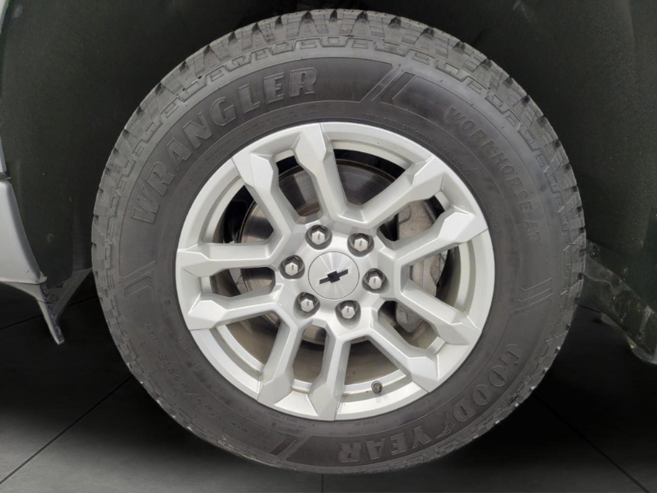 Used 2023 Chevrolet Silverado 1500 RST w/ Z71 Off-Road Package AWD/4WD image 30