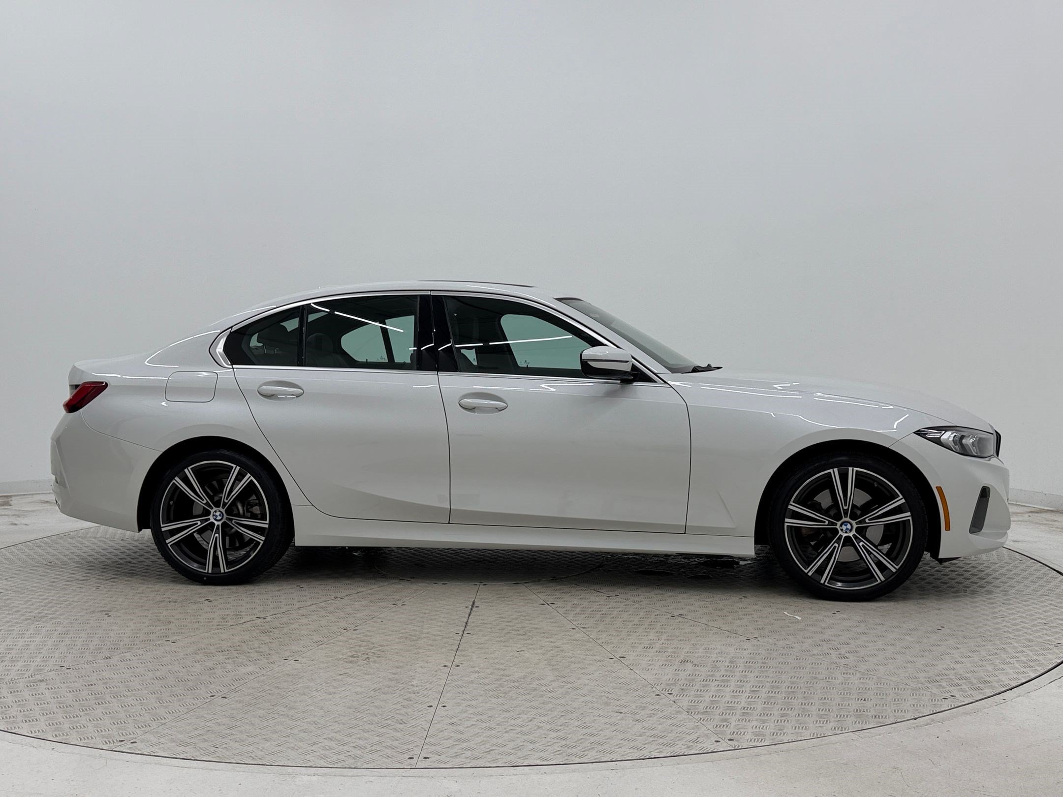Certified 2024 BMW 330i Sedan w/ Convenience Package RWD image 8