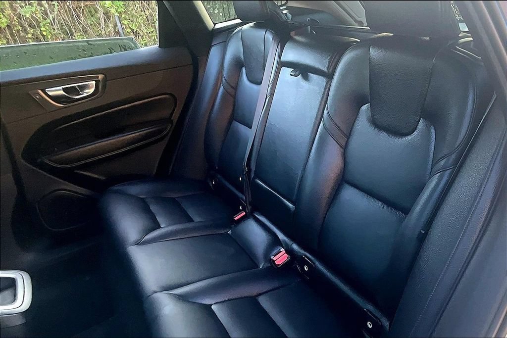 Certified 2023 Volvo XC60 B5 Plus w/ Climate Package AWD/4WD image 35