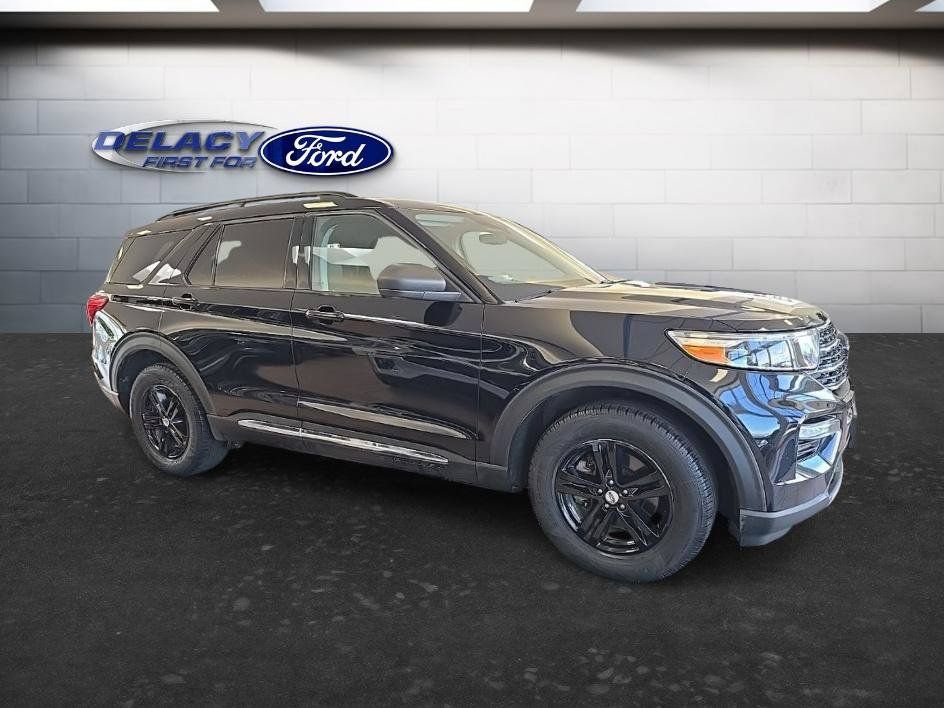 Used 2020 Ford Explorer XLT w/ Equipment Group 202A AWD/4WD image 8