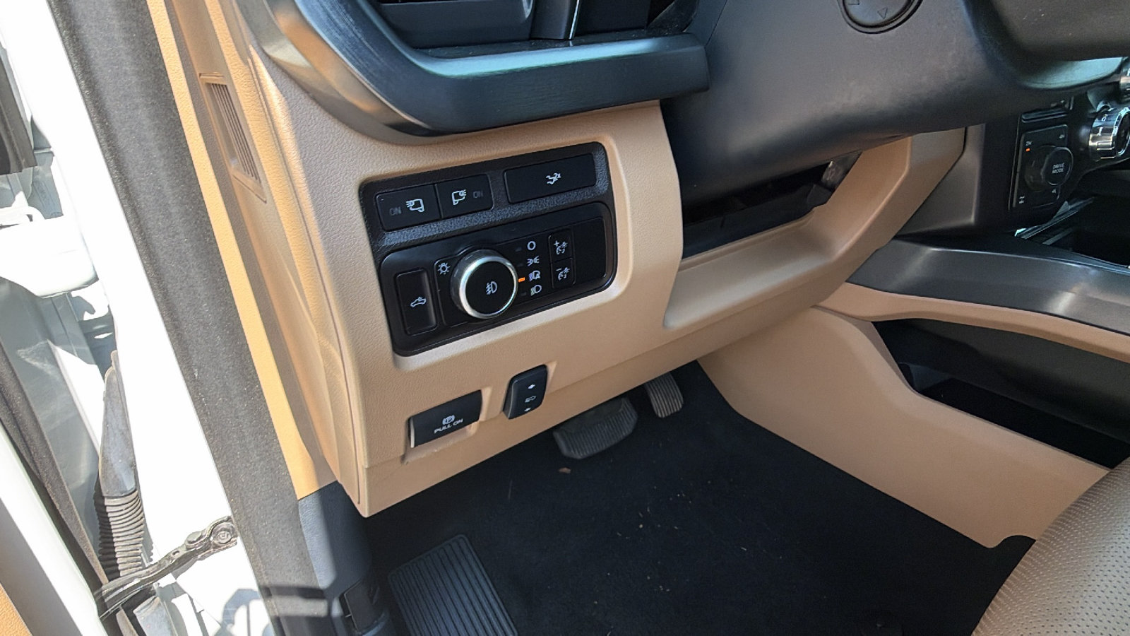 Used 2024 Ford F250 Lariat w/ Chrome Package AWD/4WD image 25