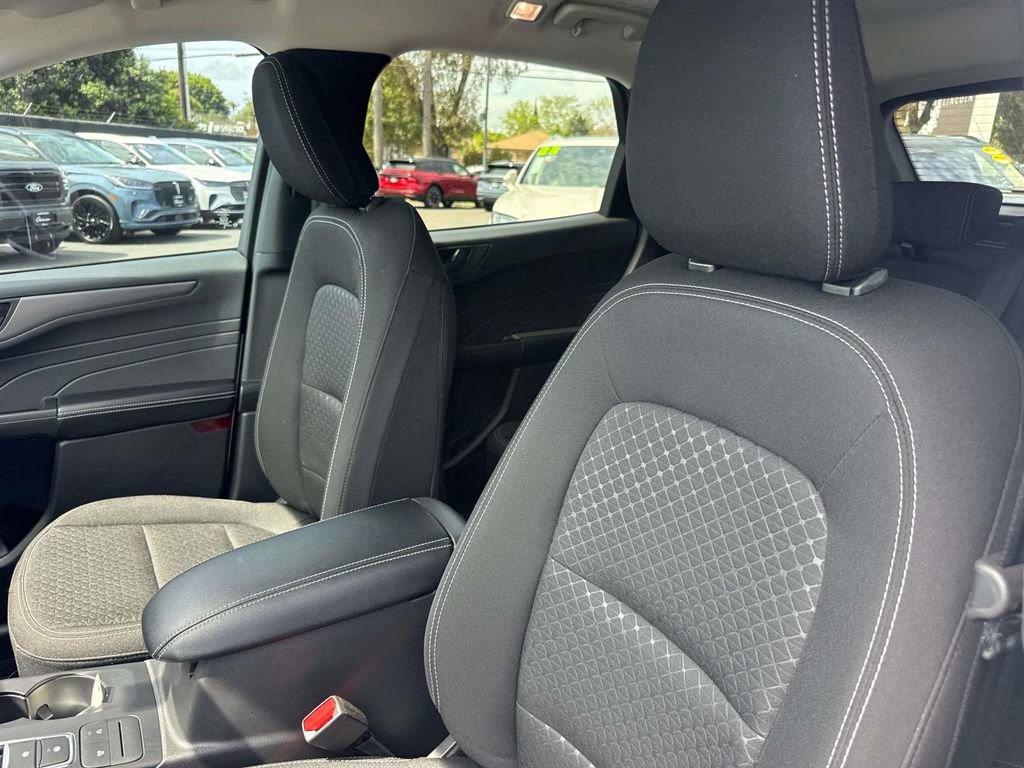 Certified 2025 Ford Escape Active FWD image 24