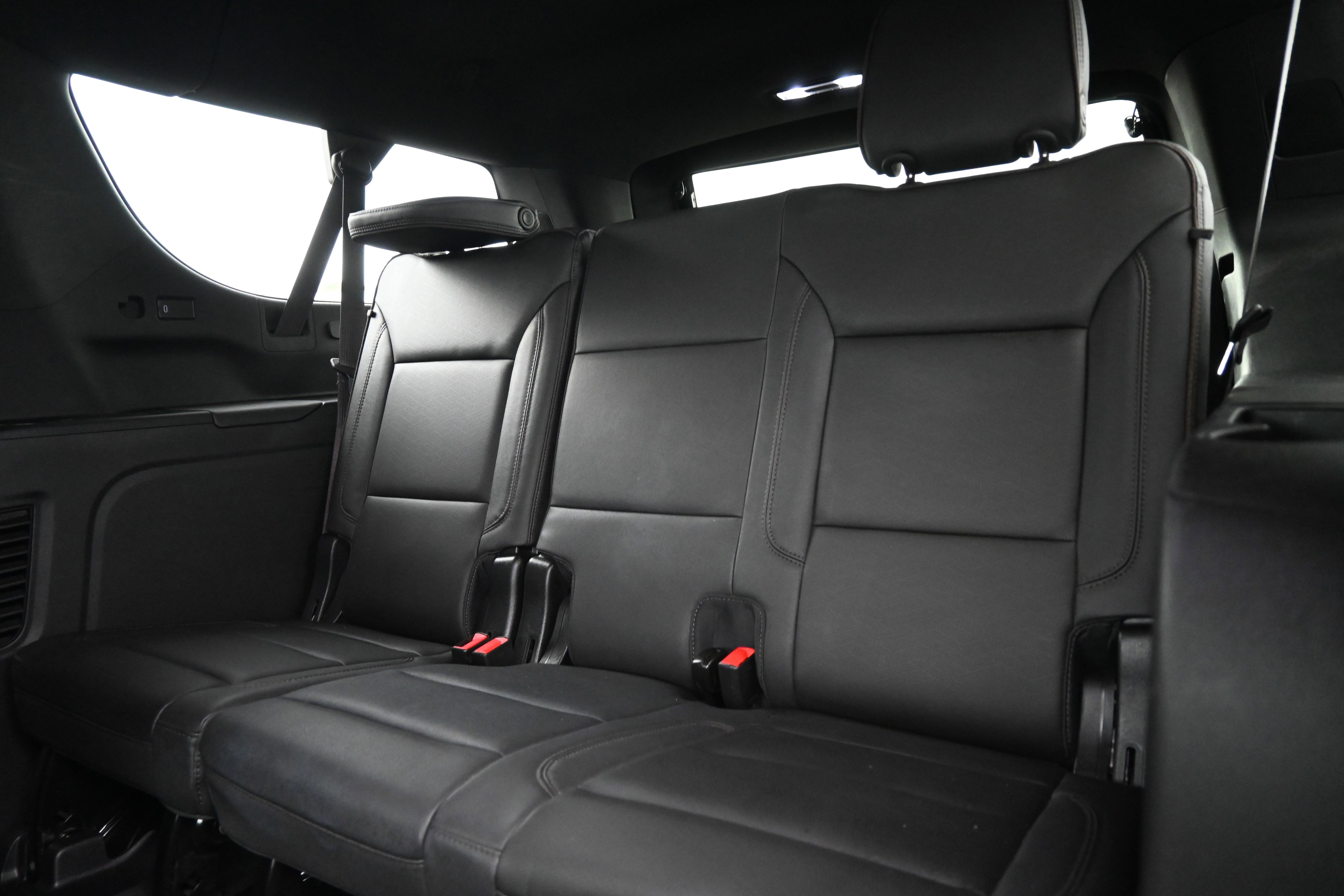 Used 2023 Chevrolet Suburban High Country image 32