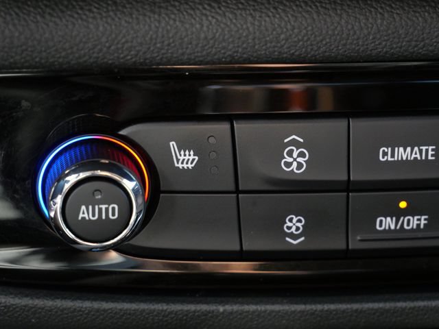 Used 2018 Buick Regal Essence w/ Driver Confidence Package #1 AWD/4WD image 28