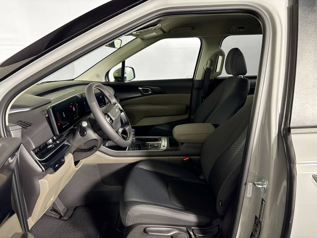 New 2027 Kia Carnival LX FWD image 11