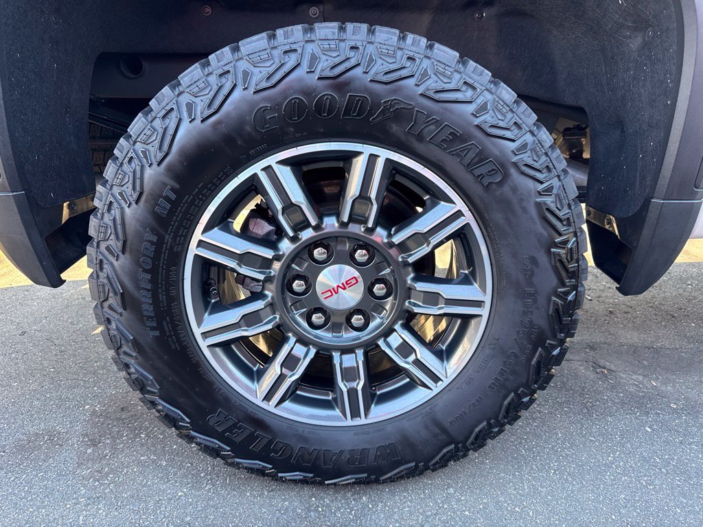 Used 2025 GMC Sierra 1500 AT4 AWD/4WD image 40