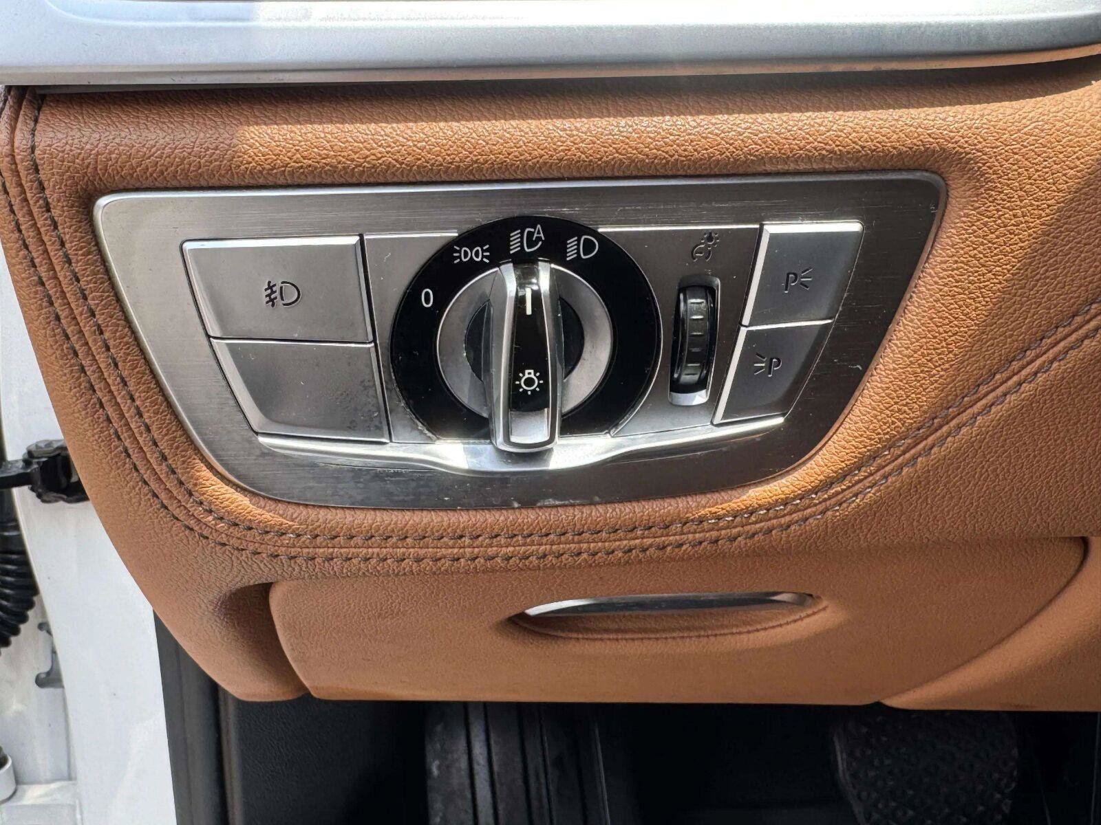 Used 2016 BMW 750i xDrive AWD/4WD image 22