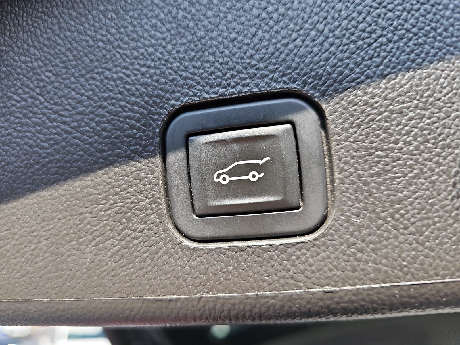 Used 2016 Cadillac SRX Performance w/ Driver Awareness Package FWD image 13