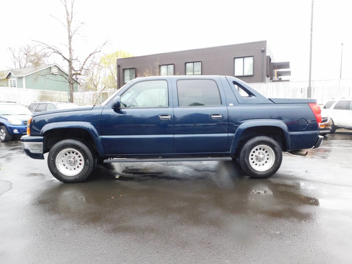 Used 2005 Chevrolet Avalanche Z71 w/ Sun And Sound Package image 21