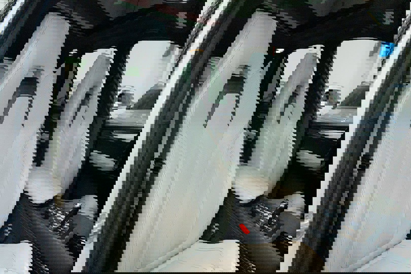 Used 2015 BMW X5 M image 31