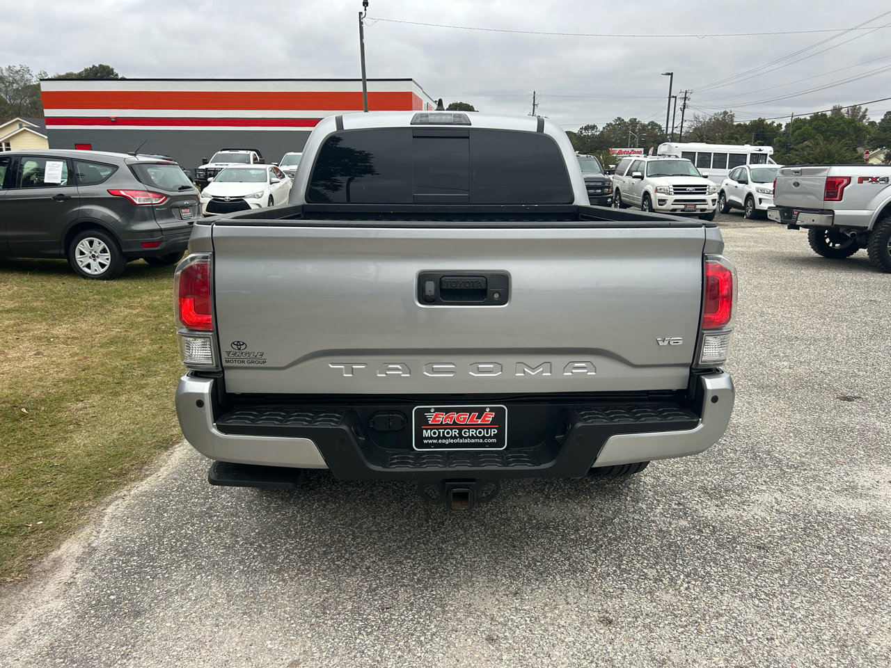 Used 2020 Toyota Tacoma TRD Sport w/ Technology Package image 4