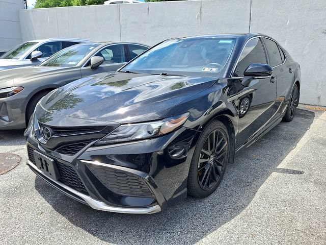 Used 2022 Toyota Camry XSE w/ Carpet Mat Package (TMS) FWD image 3