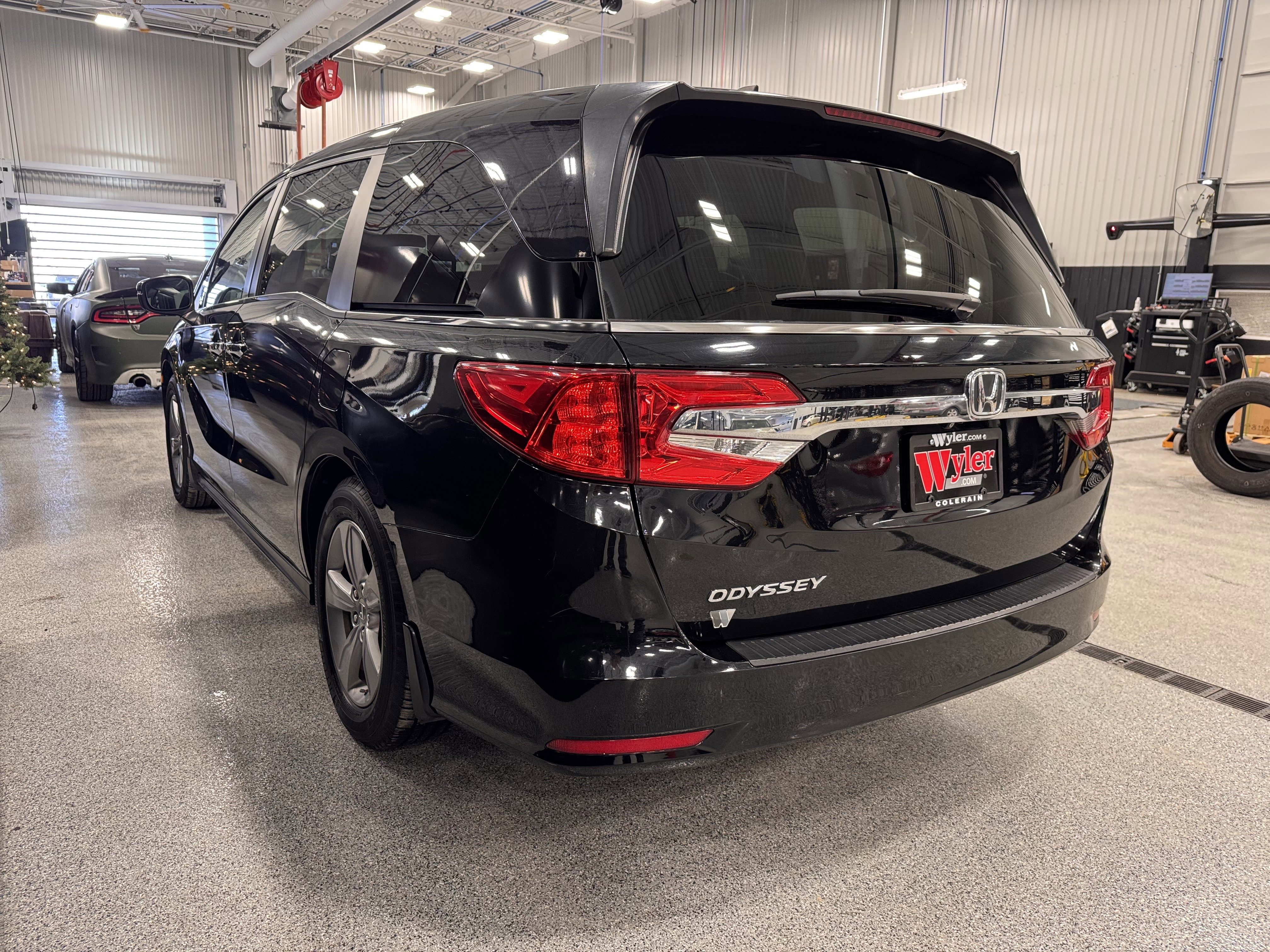 Used 2018 Honda Odyssey EX image 32