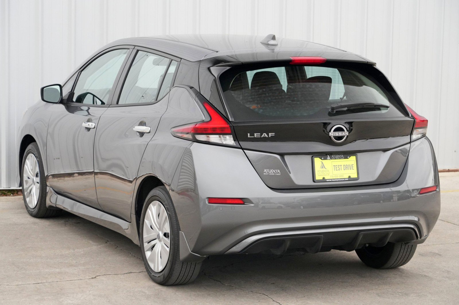 Used 2025 Nissan Leaf S image 39
