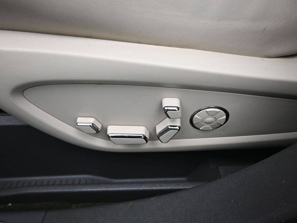 Used 2020 Lincoln Nautilus Reserve w/ Equipment Group 201A FWD image 12