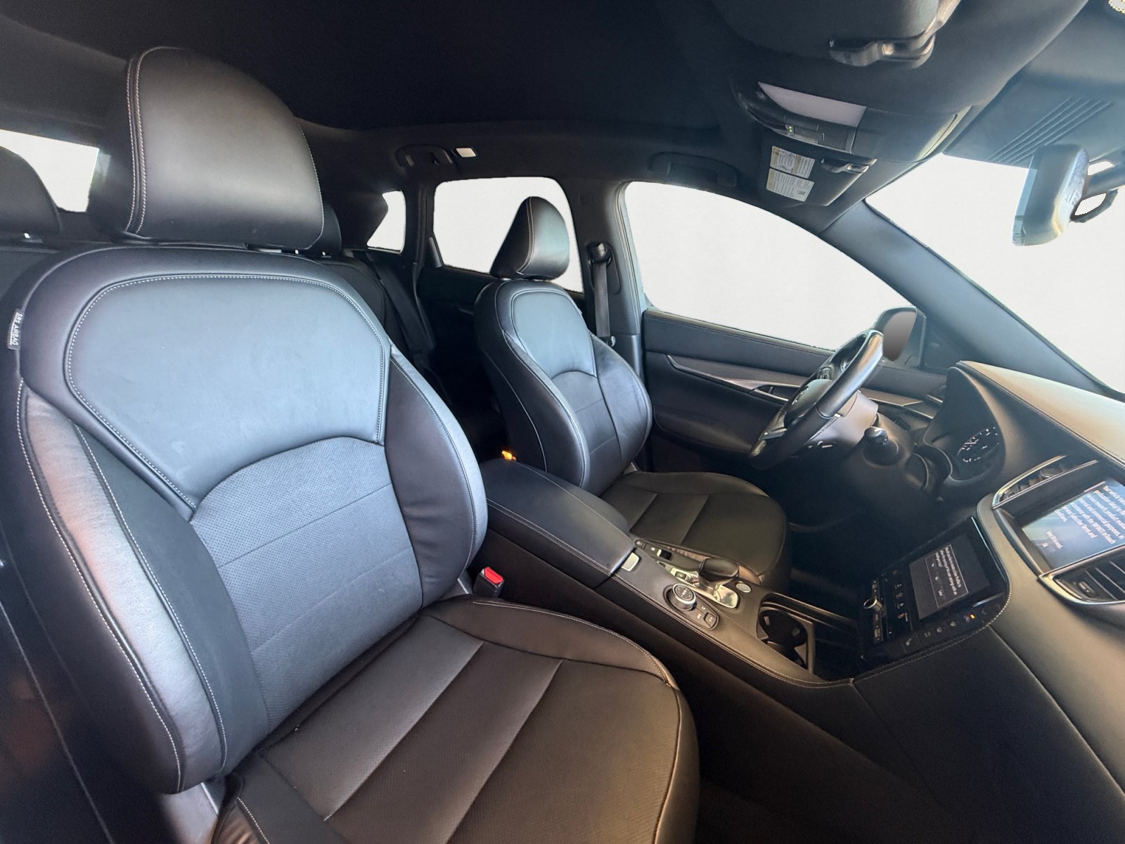 Used 2022 INFINITI QX50 Luxe w/ Appearance Package AWD/4WD image 15