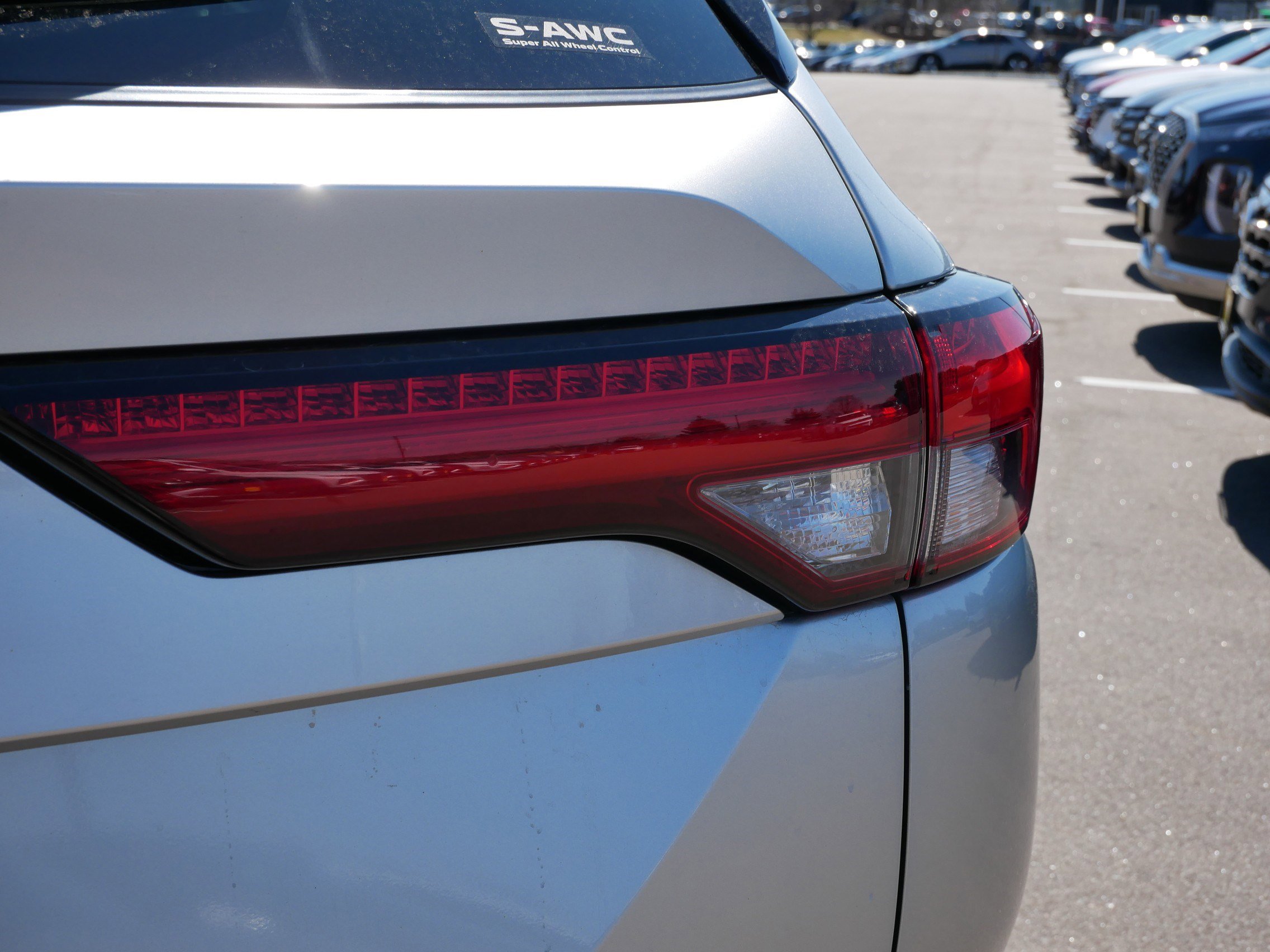 Used 2022 Mitsubishi Outlander ES image 17