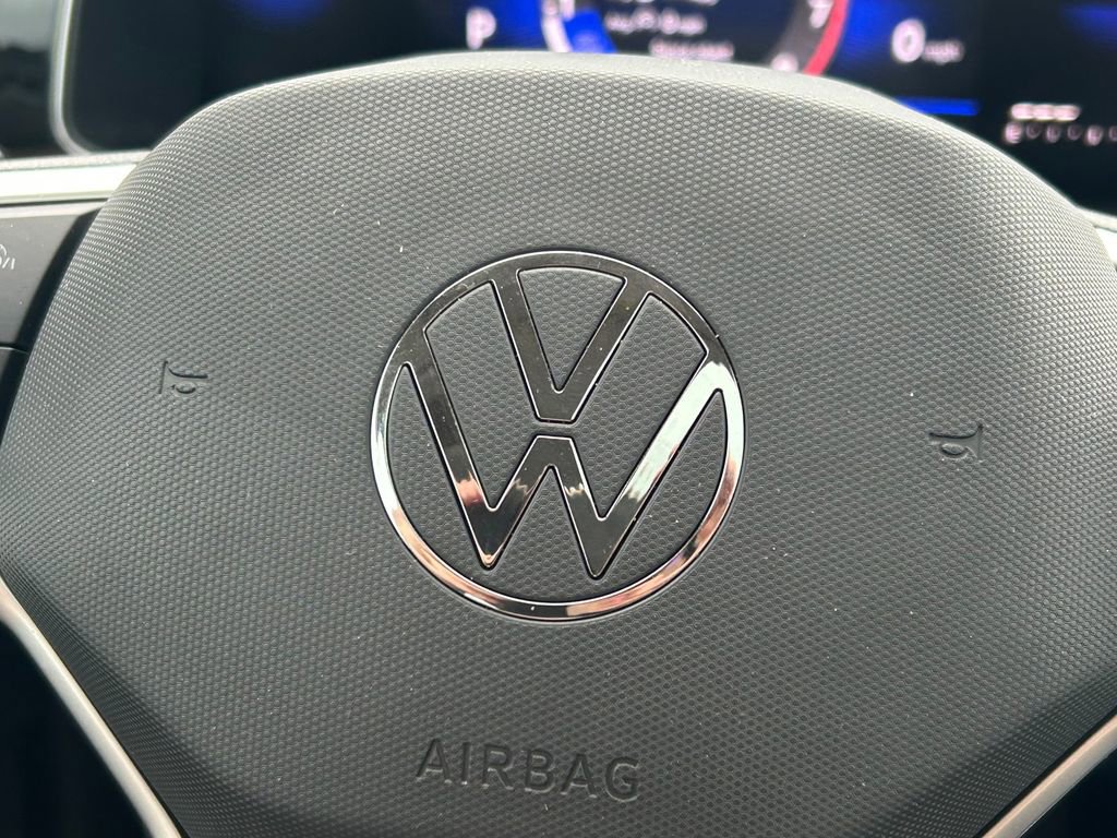 Used 2025 Volkswagen Jetta SE FWD image 37