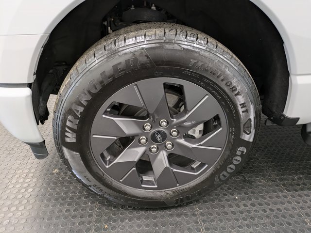 Used 2024 Ford F150 Lightning XLT image 7