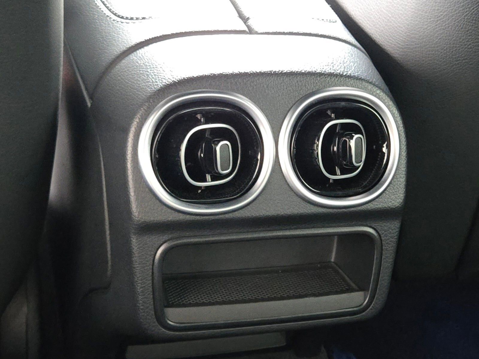 Used 2025 Mercedes-Benz C 300 Sedan image 15