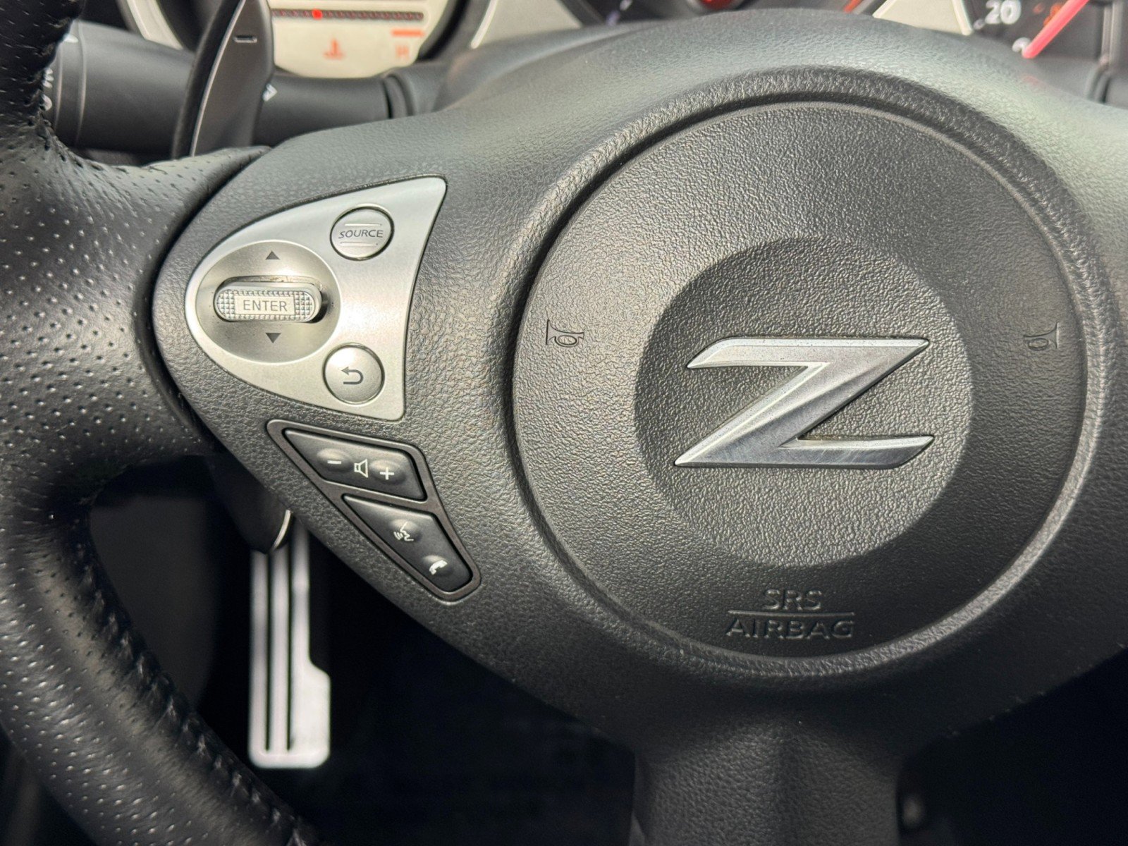 Used 2011 Nissan 370Z Touring image 19