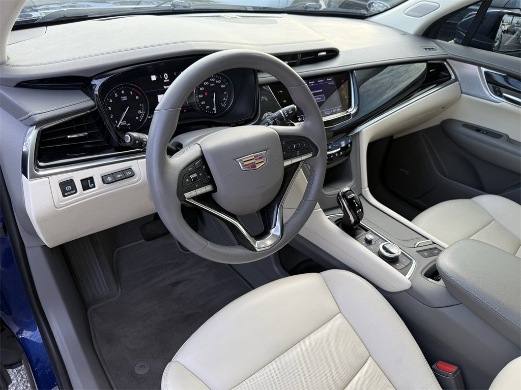 Used 2023 Cadillac XT6 Premium Luxury w/ Technology Package image 11