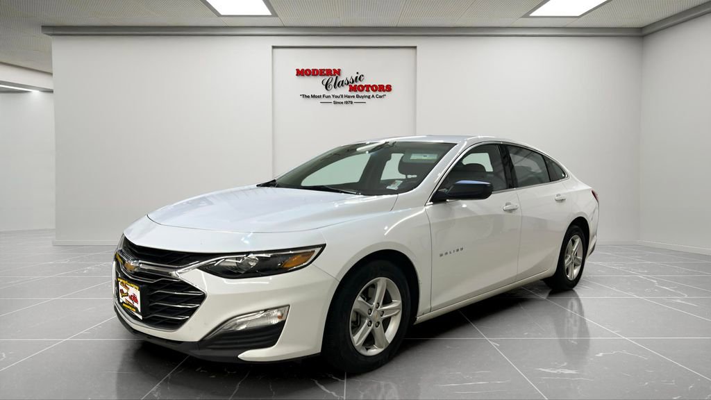 Used 2023 Chevrolet Malibu LS image 3