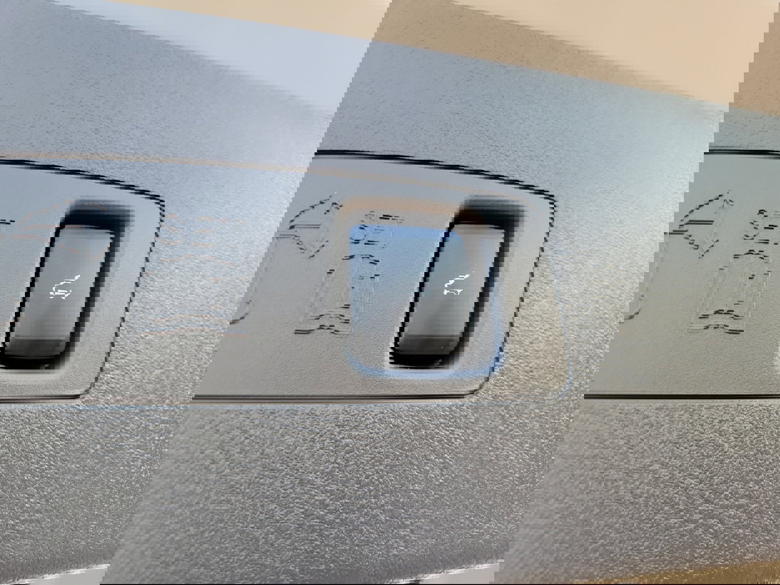 Used 2022 Lincoln Corsair Reserve w/ Equipment Group 201A image 9