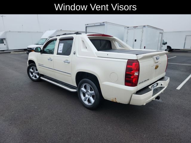 Used 2013 Chevrolet Avalanche LTZ image 5
