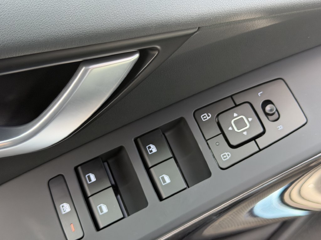 New 2026 Kia Niro Wind FWD image 21