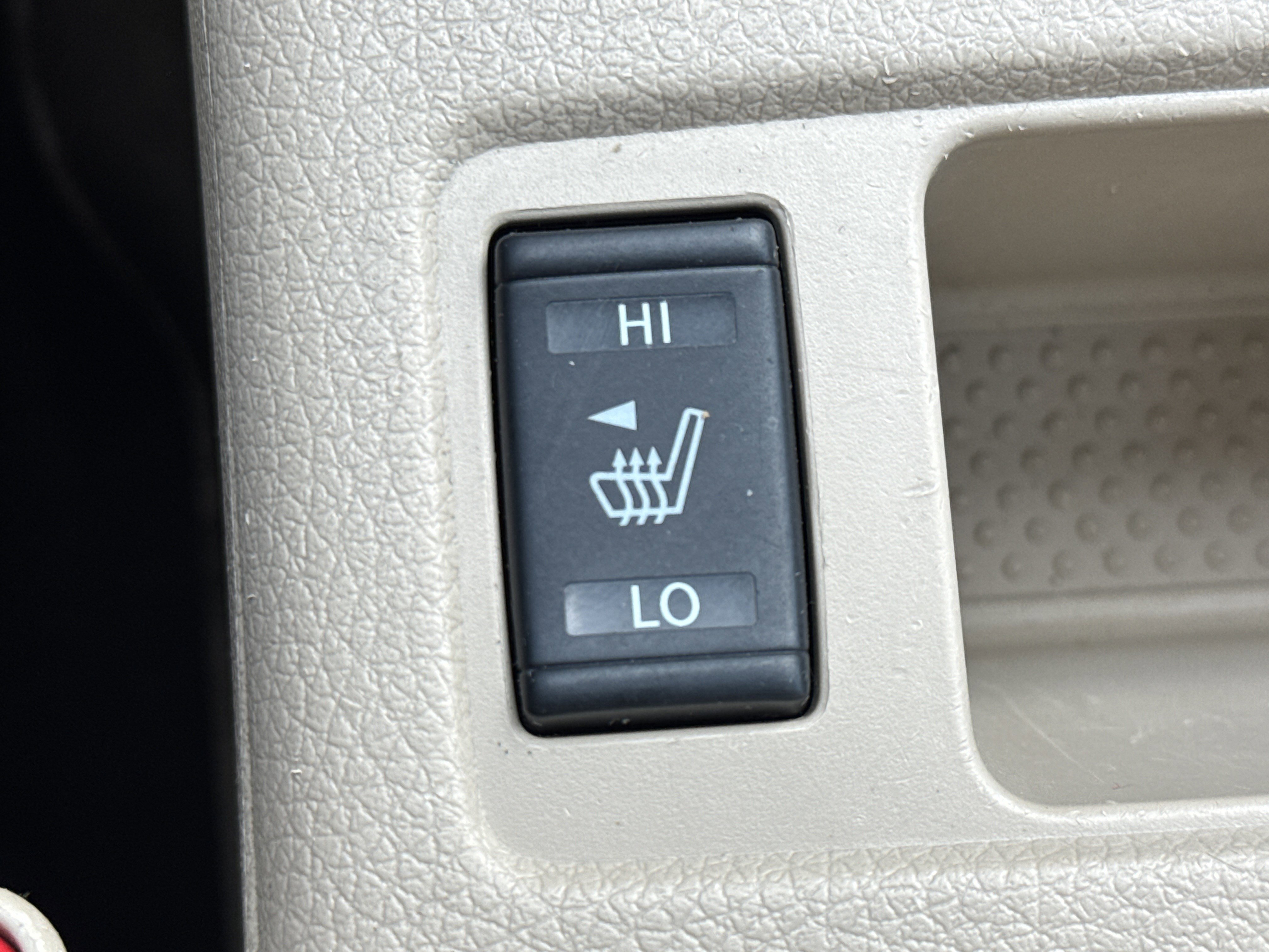 Used 2017 Nissan Rogue SV image 25