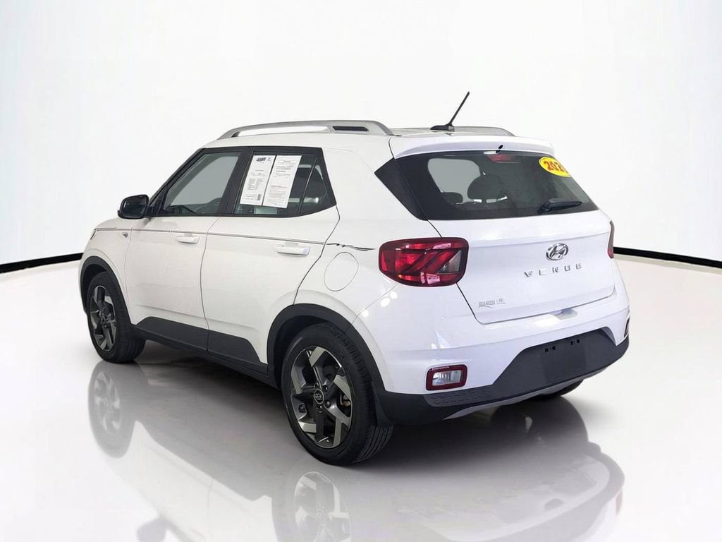 Used 2023 Hyundai Venue SEL FWD image 7