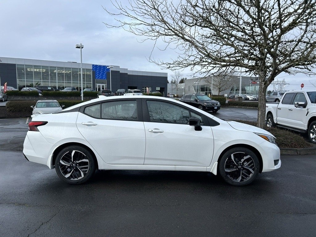 New 2025 Nissan Versa SR w/ Trunk Package image 4