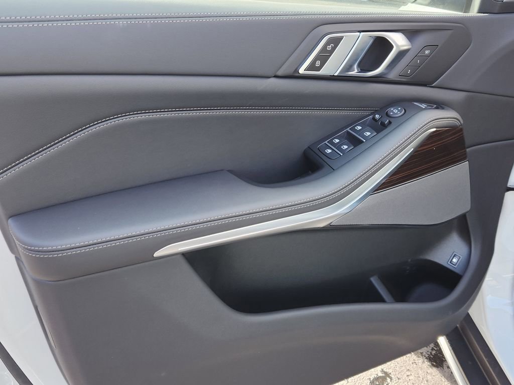 New 2026 BMW X5 xDrive50e AWD/4WD image 8