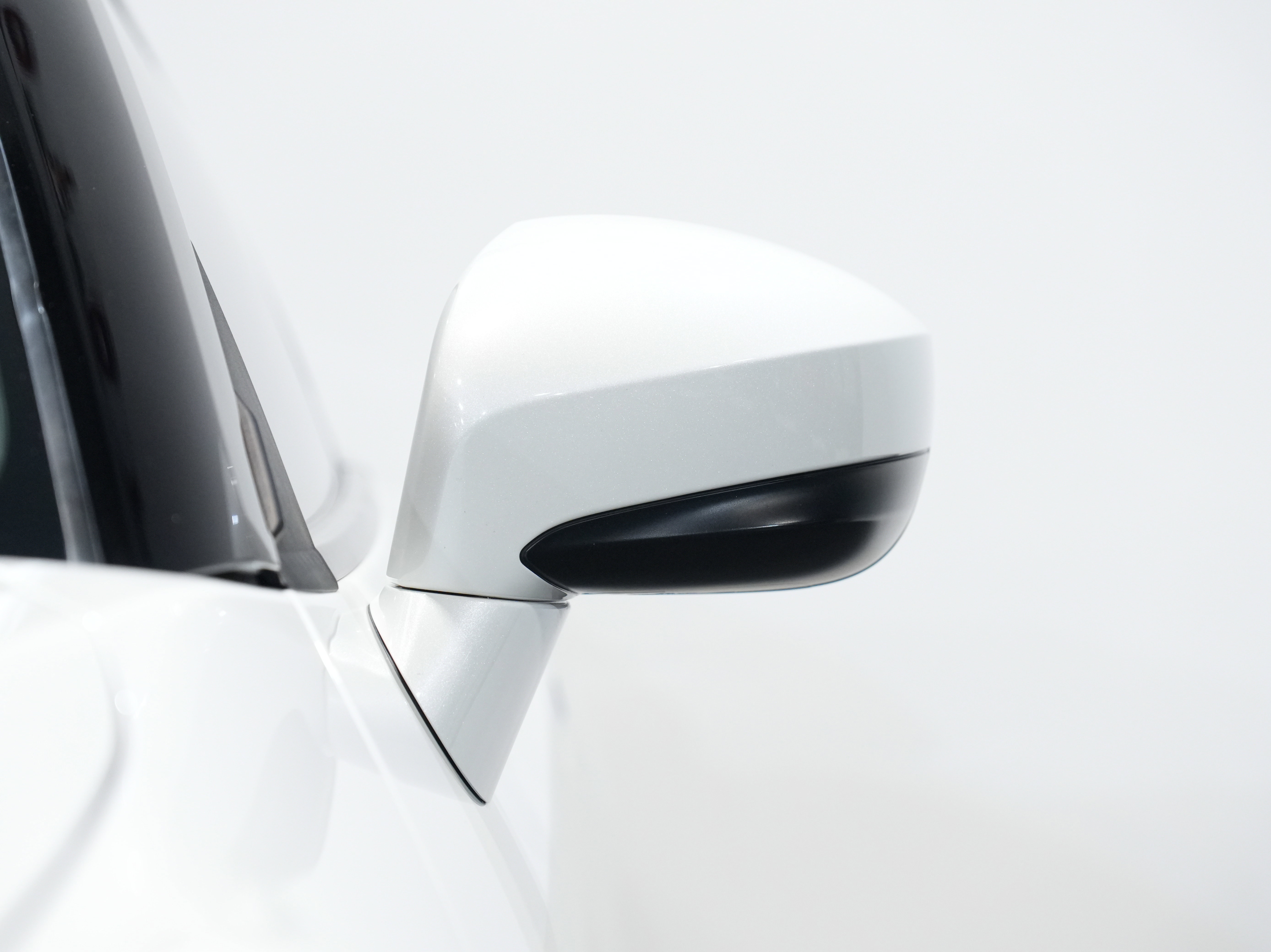 Used 2015 Nissan GT-R Black Edition image 11