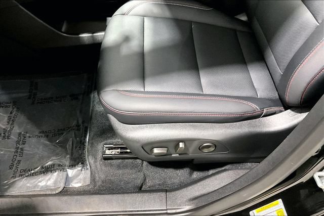 Used 2024 Chevrolet Traverse Z71 AWD/4WD image 23