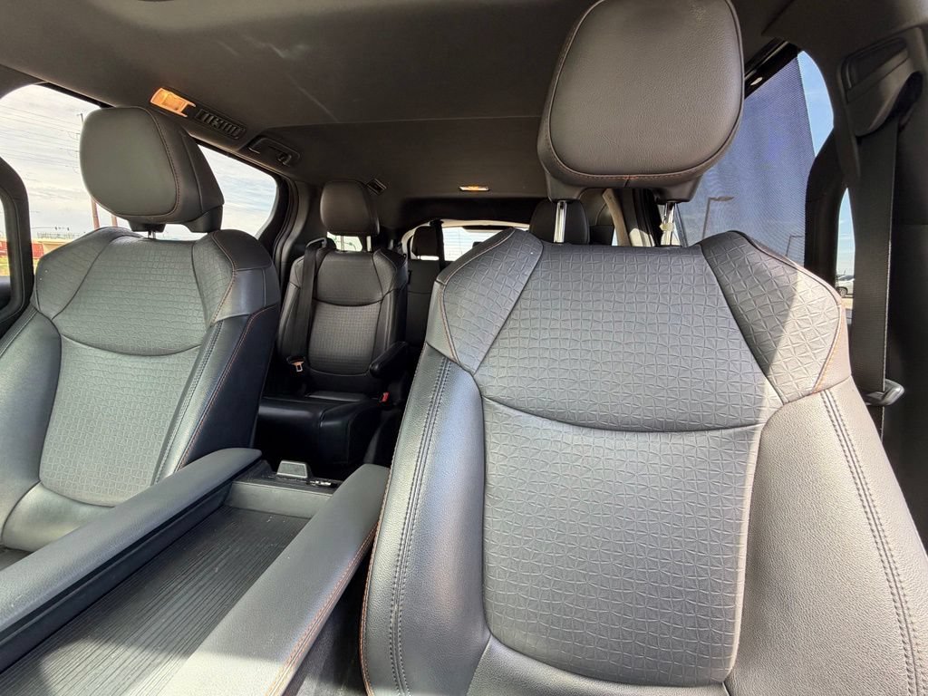 Used 2021 Toyota Sienna XSE FWD image 20