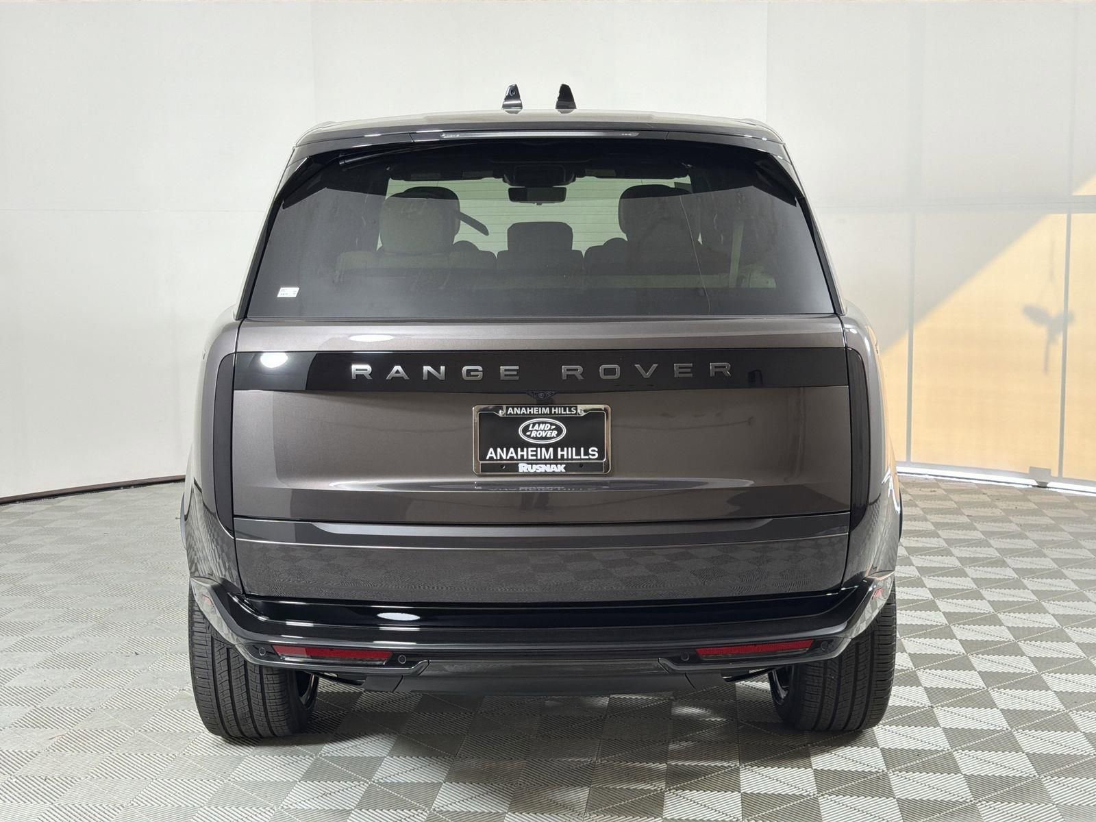 New 2026 Land Rover Range Rover Long Wheelbase SE image 4