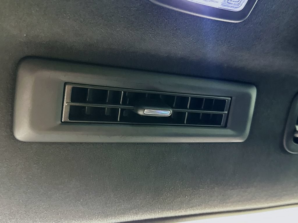 Used 2024 Cadillac Escalade ESV V w/ LPO, ONYX Package AWD/4WD image 27
