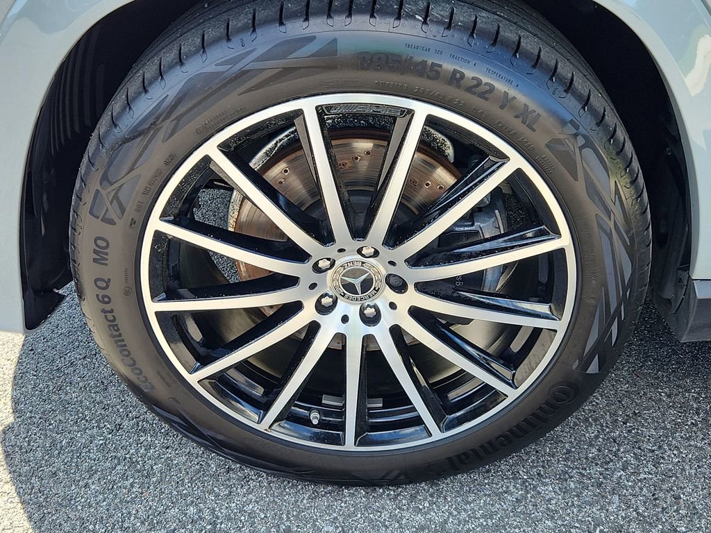 Used 2025 Mercedes-Benz GLS 580 4MATIC image 9