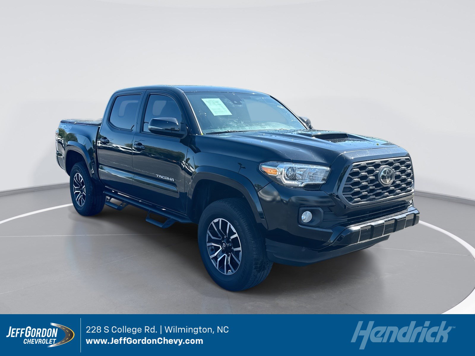 Used 2021 Toyota Tacoma TRD Sport AWD/4WD video 1