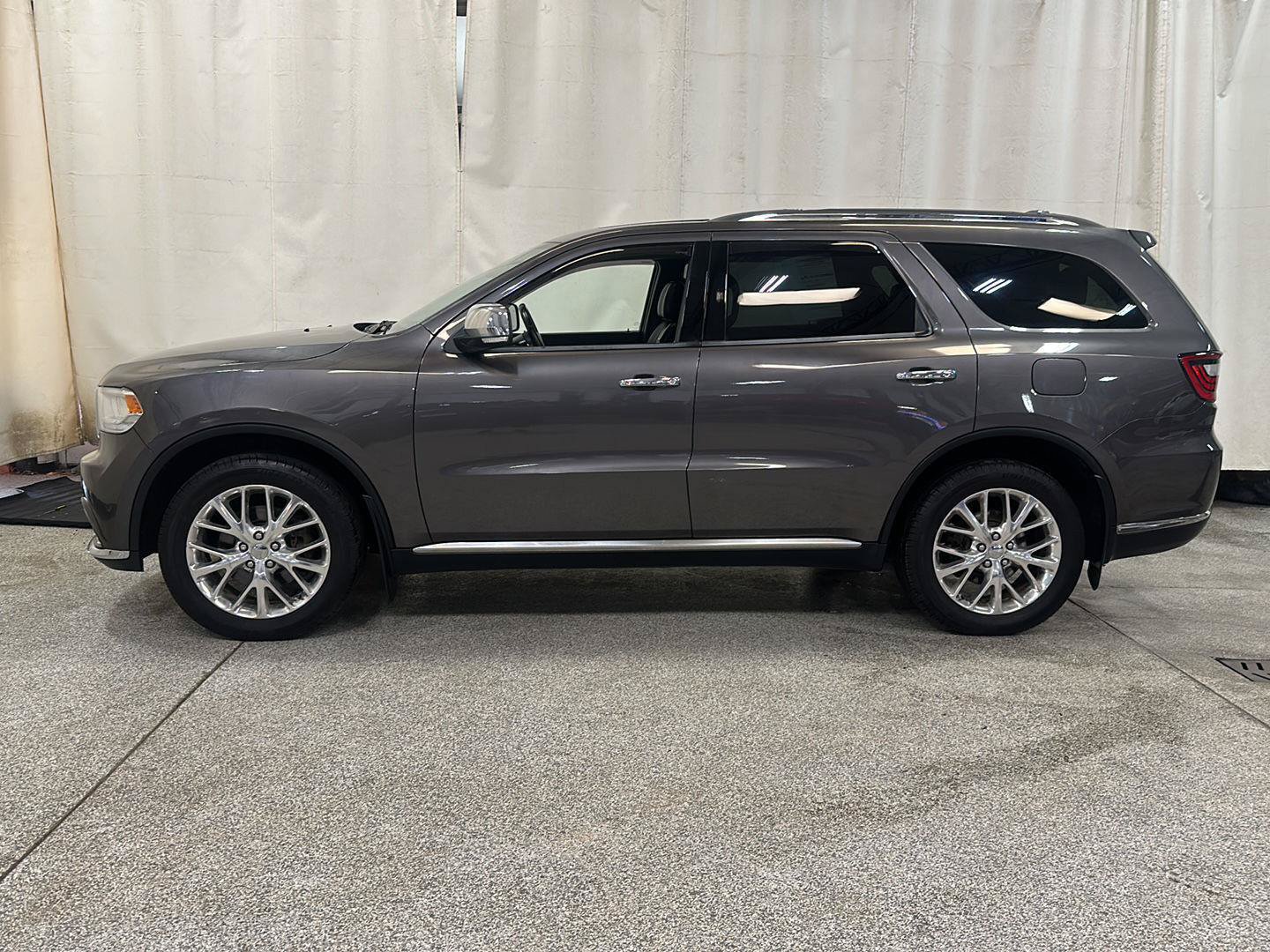 Used 2014 Dodge Durango Citadel w/ Technology Group AWD/4WD image 2
