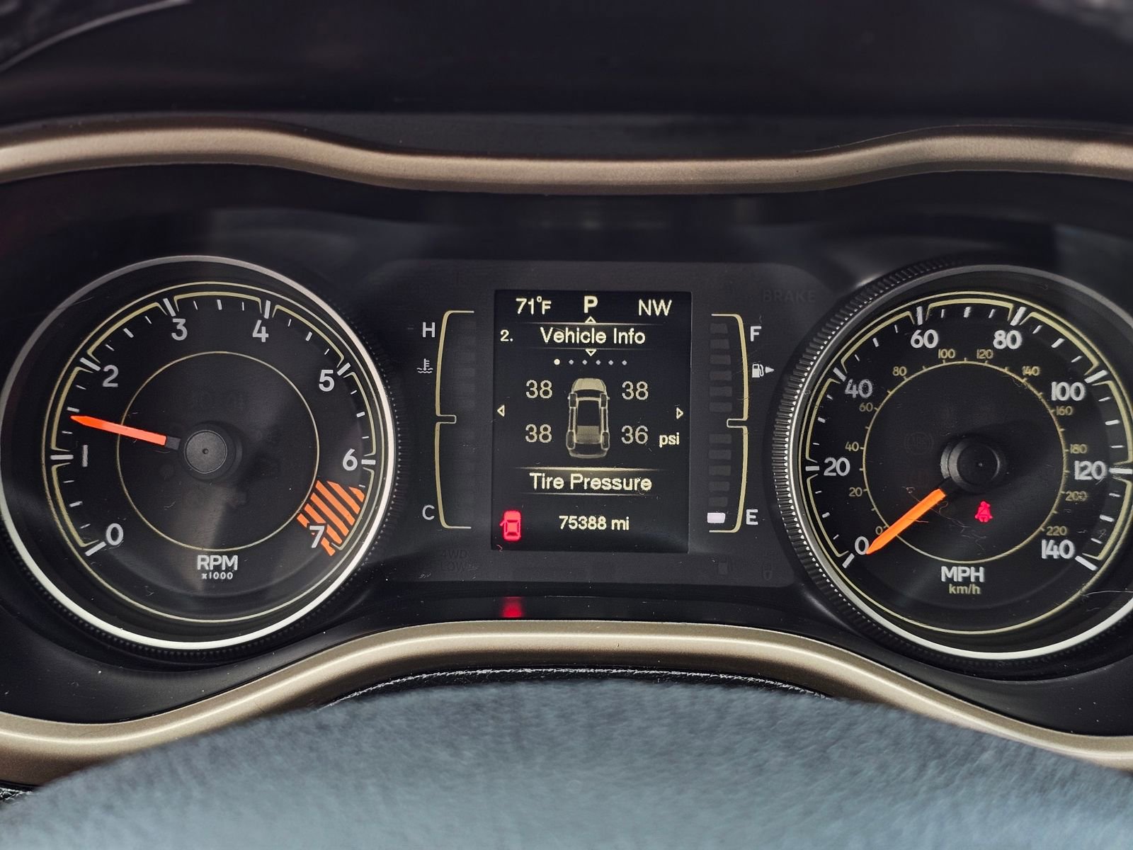 Used 2015 Jeep Cherokee Sport w/ Sport Appearance Group image 11